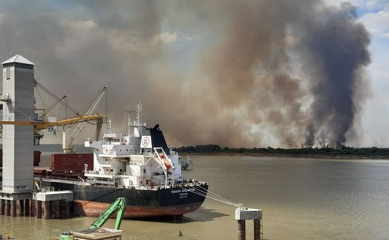 FOTO: Nuevos focos de incendios en las islas en zona de Timbúes