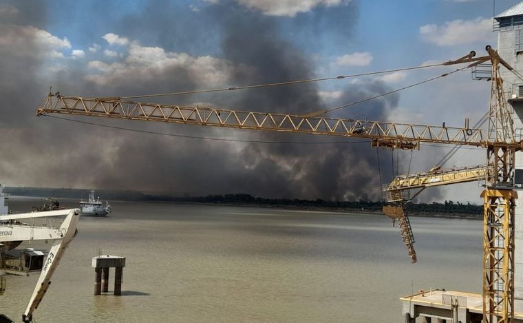 Nuevos focos de incendios en las islas en zona de Timbúes