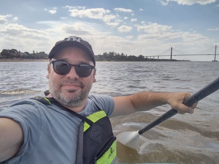 FOTO: Un paseo en Kayak por el Río Paraná.