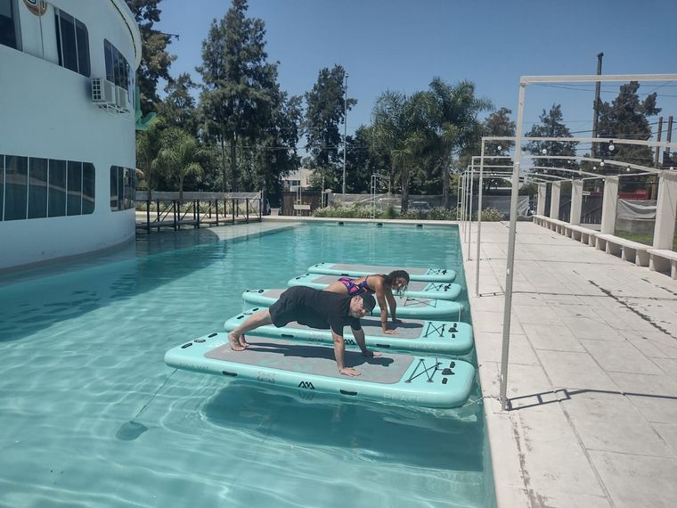 AUDIO: Mati Arrieta se animó al yoga acuático y dio cátedra