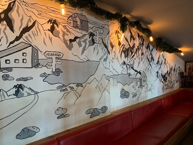 Un lugar para probar las hamburguesas de cordero más famosas de Bariloche.