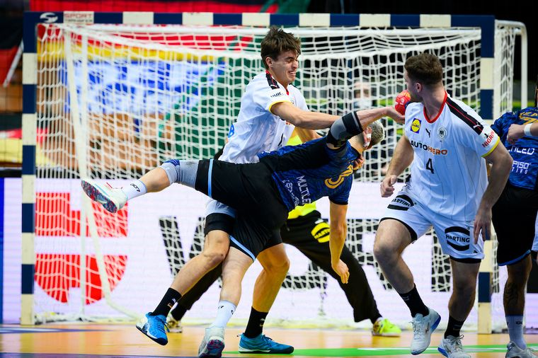 Los Gladiadores empezaron con el pie izquierdo el Main Round (FOTO: @CAHandball)