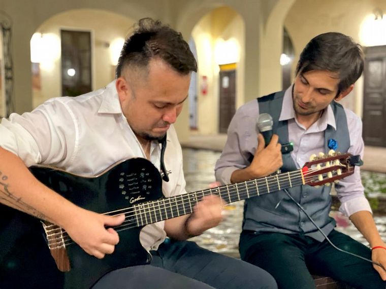 La peñita de Cadena 3 y Córdoba turismo en 100 noches festivaleras