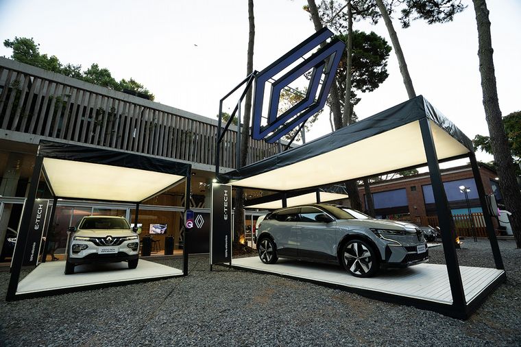 FOTO: Renault presentó la gama de vehículos E-Tech 100% eléctricos.