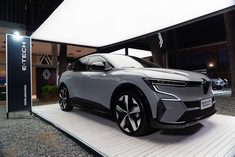 Renault Megane 100% eléctrico en el stand de Cariló