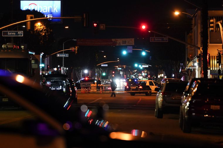 FOTO: Mueren nueve personas en EE.UU. en un tiroteo cerca de Los Ángeles