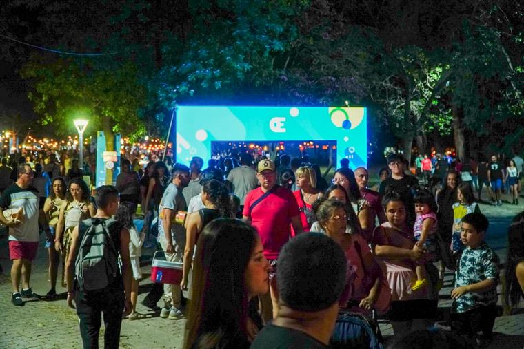 Alta Gracia vivió la segunda noche del Festival Mionca, con música y gastronomía.
