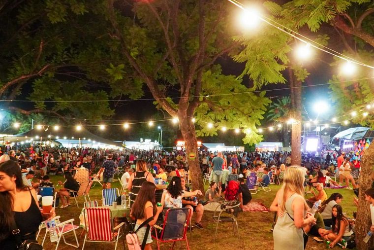 Alta Gracia vivió la segunda noche del Festival Mionca, con música y gastronomía.