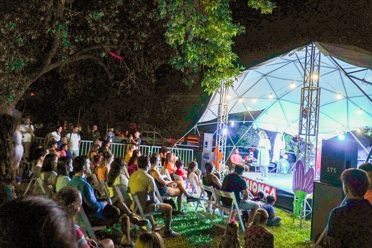 Alta Gracia vivió la segunda noche del Festival Mionca, con música y gastronomía.