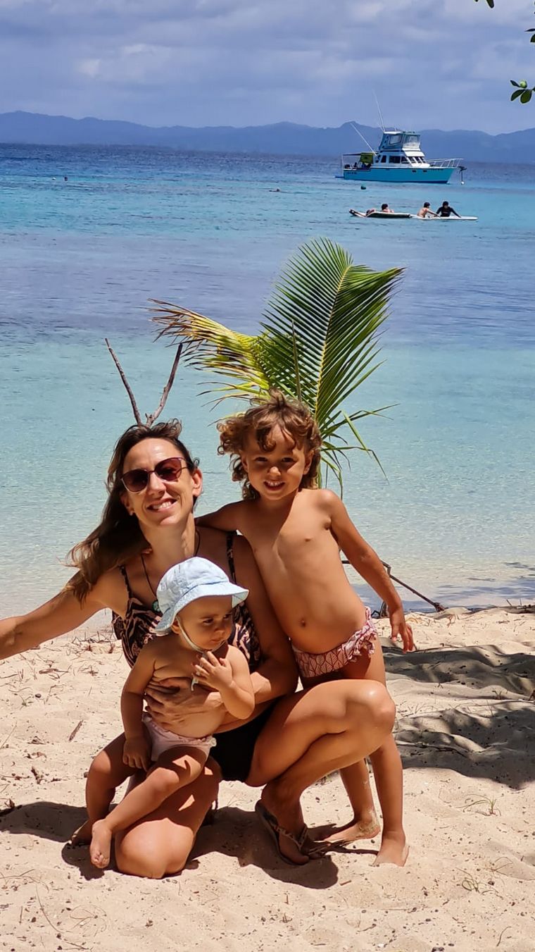 De diplomático a marido amo de casa en las Islas Fiji