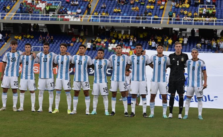Argentina cayó ante Paraguay por 2-1 en el debut del Sudamericano (Foto: @Argentina).