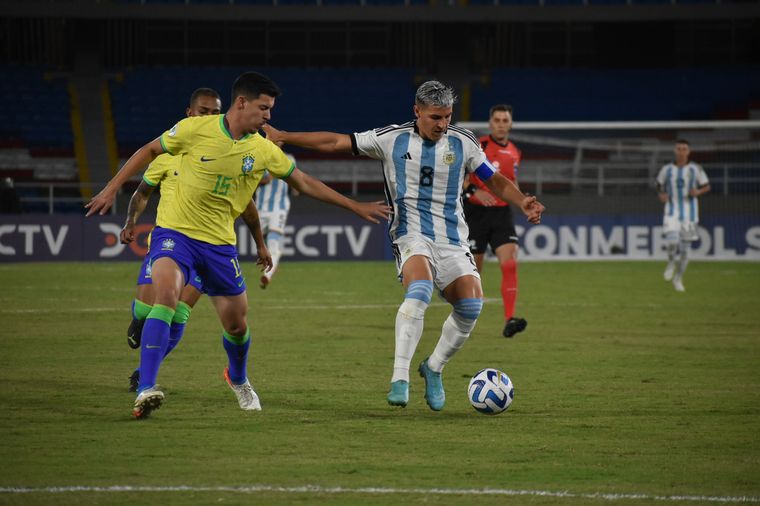 FOTO: Argentina y Brasil se enfrentan en el Sudamericano Sub 20. (Foto: AFA)