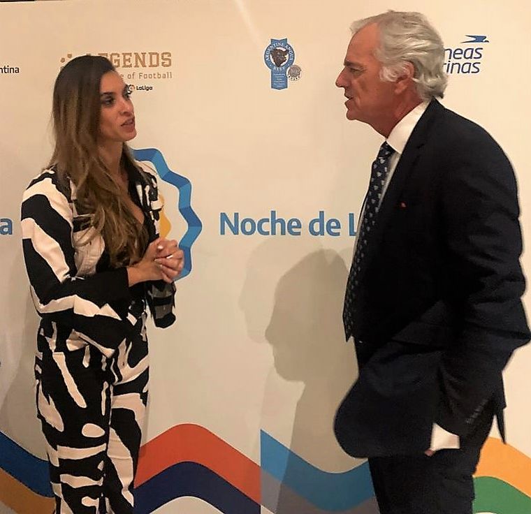 La secretaria de Turismo de la Nación, Yanina Martínez, junto a Olarra Linch