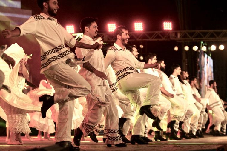 Lleno de color y música, así fue la quinta luna del Cosquín