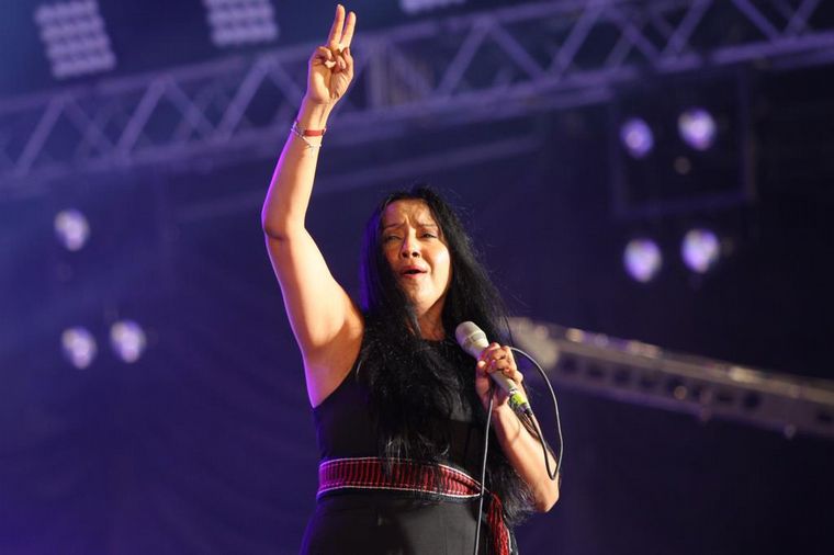 La Bruja Salguero, en la quinta luna coscoína