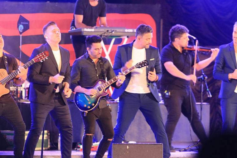 Destino San Javier coronó la quinta luna del Cosquín a puro folclore