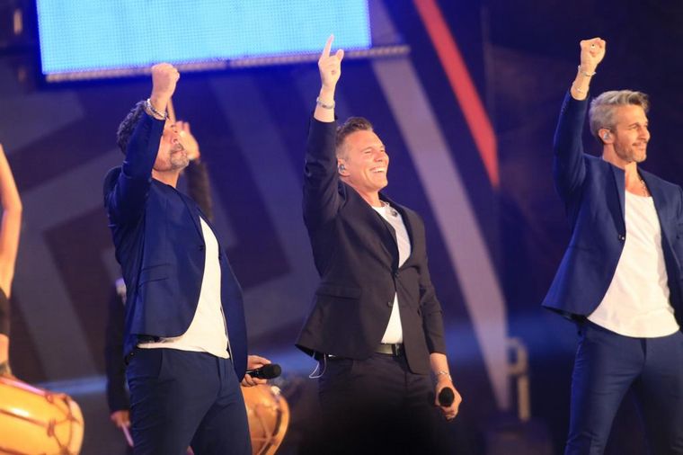 Destino San Javier coronó la quinta luna del Cosquín a puro folclore