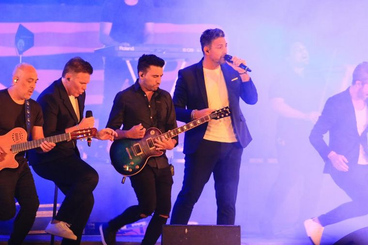 Destino San Javier coronó la quinta luna del Cosquín a puro folclore