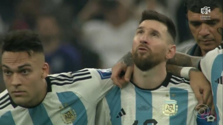 FOTO: Messi le pidió al cielo antes del penal de Montiel