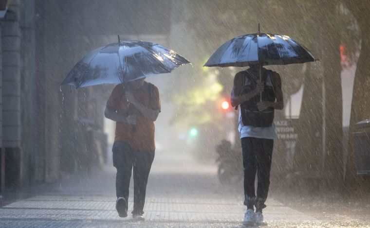 FOTO: Alerta por lluvias y tormentas en siete provincias.