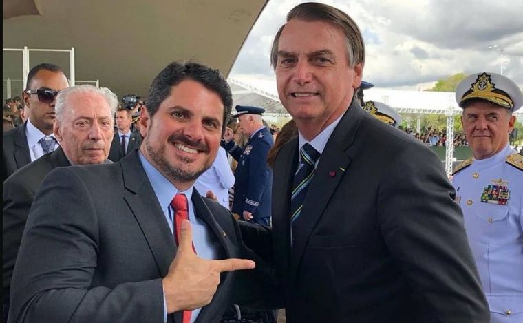 FOTO: Un senador afirmó que Bolsonaro quiso convencerlo de dar un golpe de Estado.
