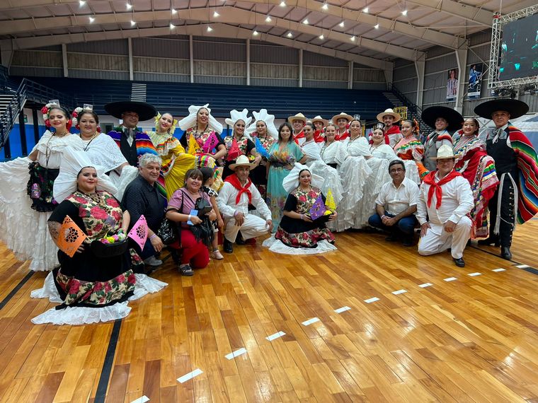 Alta Gracia vivió la tercera noche del Festival de las Colectividades.