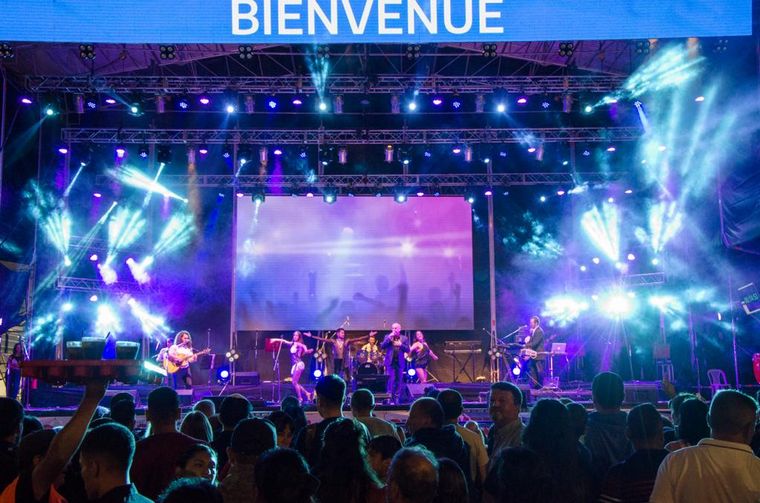 Alta Gracia vivió la tercera noche del Festival de las Colectividades.