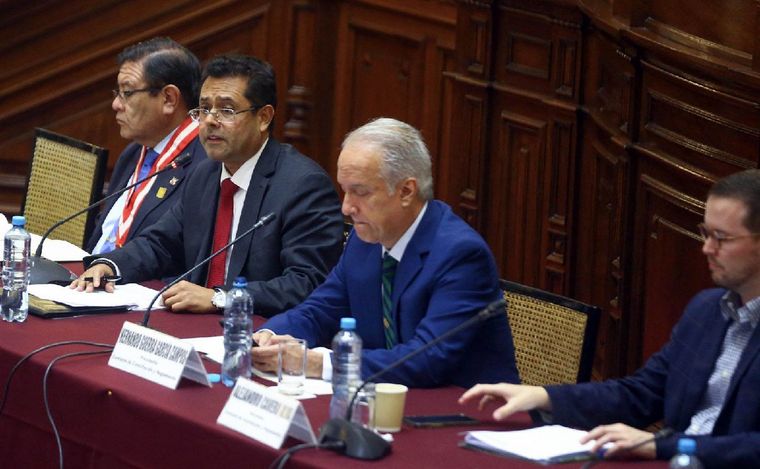 FOTO: El Congreso de Perú bloqueó hasta agosto el debate para adelantar las elecciones.