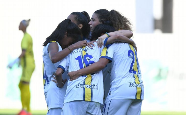 FOTO: Gran debut de Rosario Central Fem en el Campeonato YPF de la AFA, fue 6-1 al 