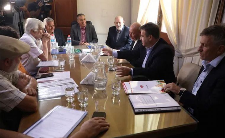 FOTO: Se abrió la ronda de negociaciones paritarias en la provincia de Santa Fe.