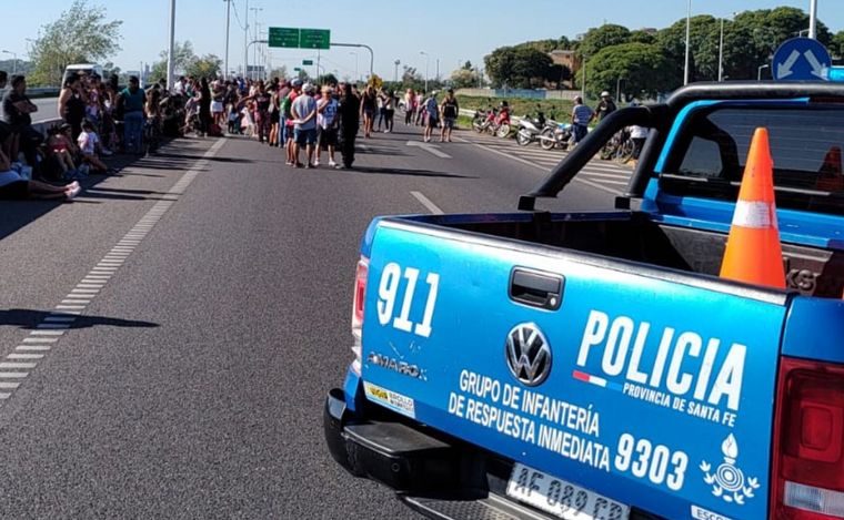 Corte y caos de tránsito en accesos y avenidas de Rosario.