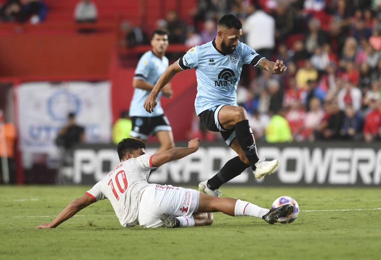FOTO: Argentinos desnudó las falencias de Belgrano y lo goleó en La Paternal.