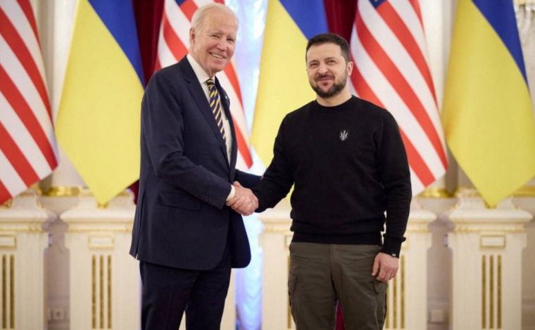 Biden visitó a Volodímir Zelenski.