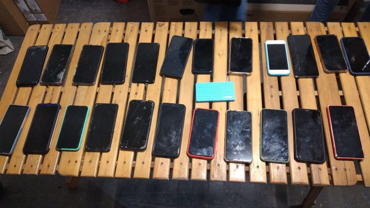 FOTO: Robo de celulares en el Cosquín Rock. A un detenido, se le secuestraron 23 aparatos.