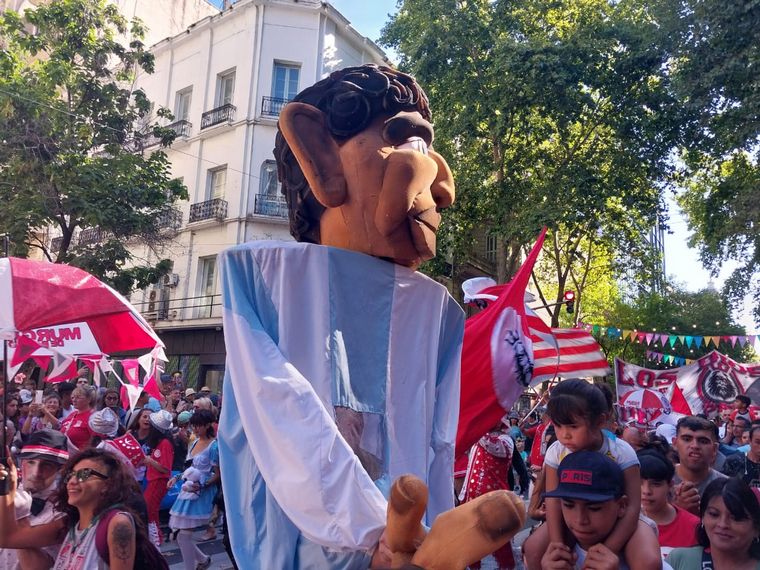FOTO: Buenos Aires cierra el carnaval con el desfile de más de 100 murgas barriales