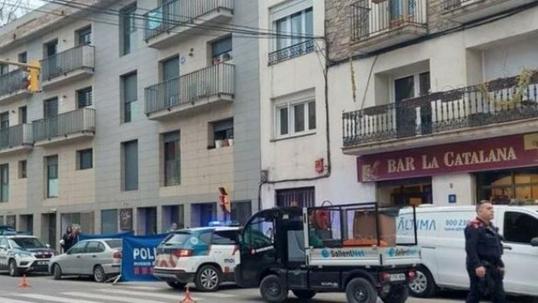 Gemelas argentinas de 12 años se arrojaron desde un tercer piso en Barcelona