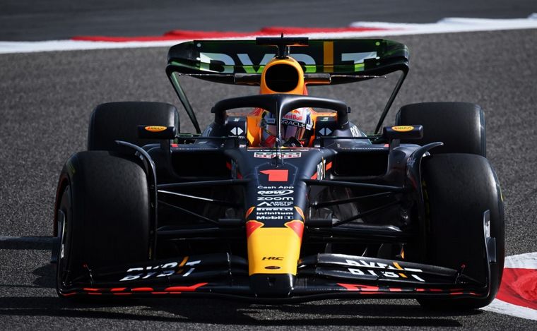 Verstappen y Red Bull se ponen al frente en e comienzo de las pruebas de Baréin