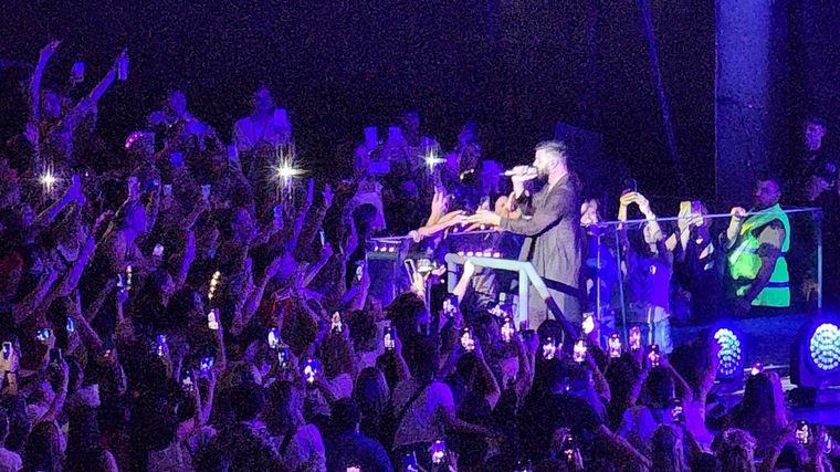 Ricky Martin enamora a una multitud en la primera noche extra en Villa María