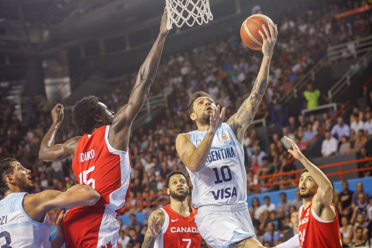 El equipo nacional ganó, pero aún no sacó pasaje para el Mundial. 