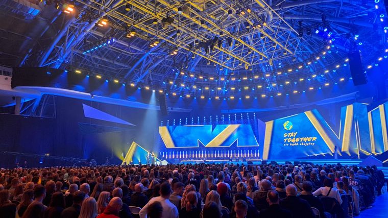 Realizan un concierto por la paz en el estadio Arena de Rzerszów