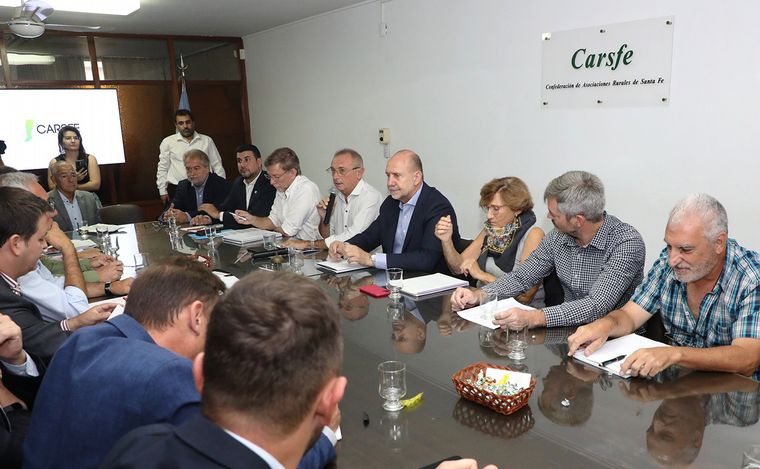 FOTO: Sequía: Perotti se reunió con entidades agropecuarias y legisladores nacionales. 