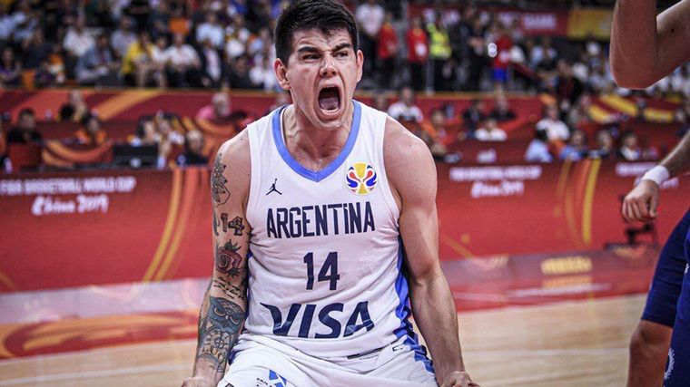 FOTO: Gabriel Deck decidió viajar a Argentina para estar en el duelo decisivo. (Foto: FIBA)