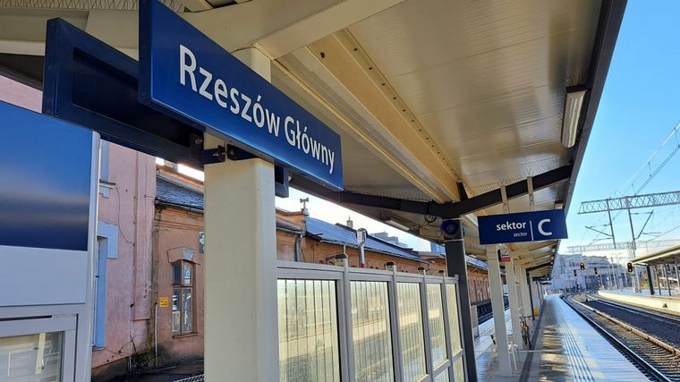 Luis Fernández Echegaray viaja en tren hacia Ucrania