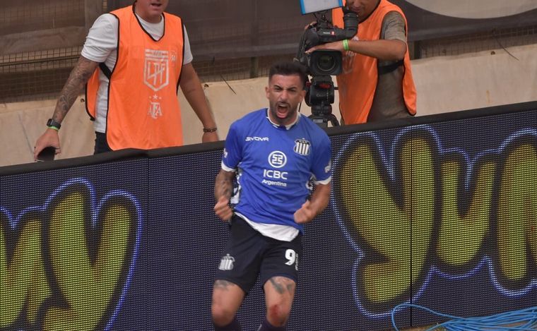 Santos, la figura de la victoria de Talleres en Vicente López (Foto: La1913com)