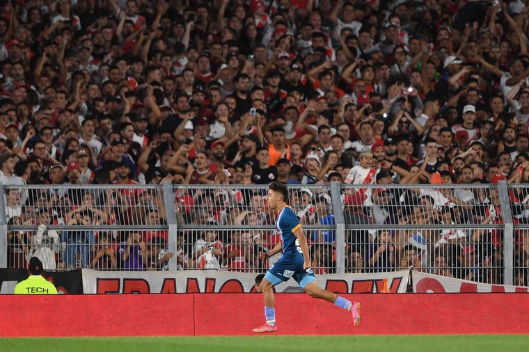 FOTO: Lautaro Guzmán fue el jugador destacado del triunfo de Arsenal.