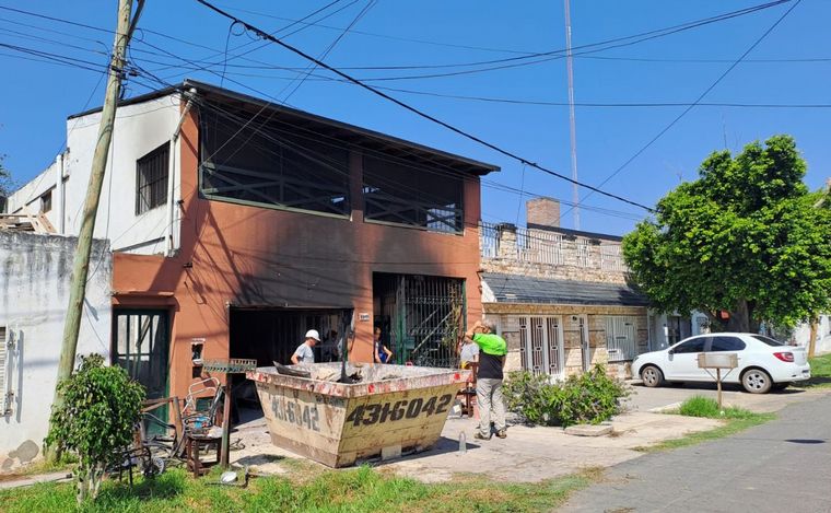 Antonia, una vecina de 72 años de Rosario que perdió todo en un incendio.