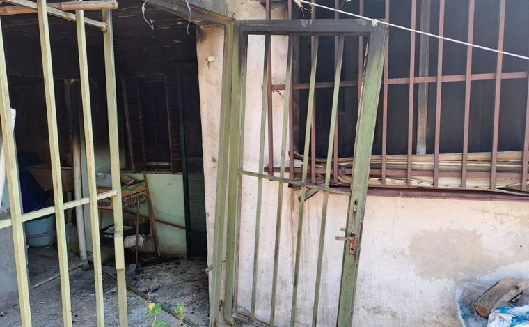 Antonia, una vecina de 72 años de Rosario que perdió todo en un incendio.