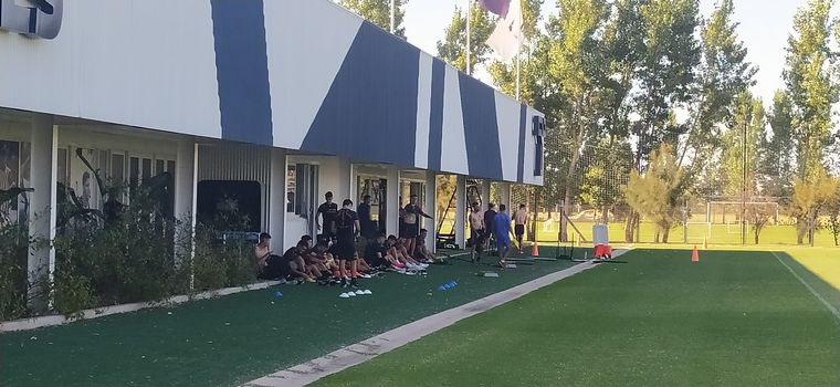 Talleres volvió a las prácticas pensando en Vélez