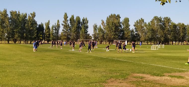 Talleres volvió a las prácticas pensando en Vélez