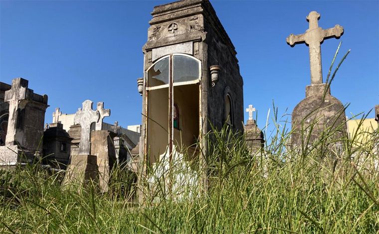 Abandono en el cementerio La Piedad: el crítico estado de las instalaciones. 